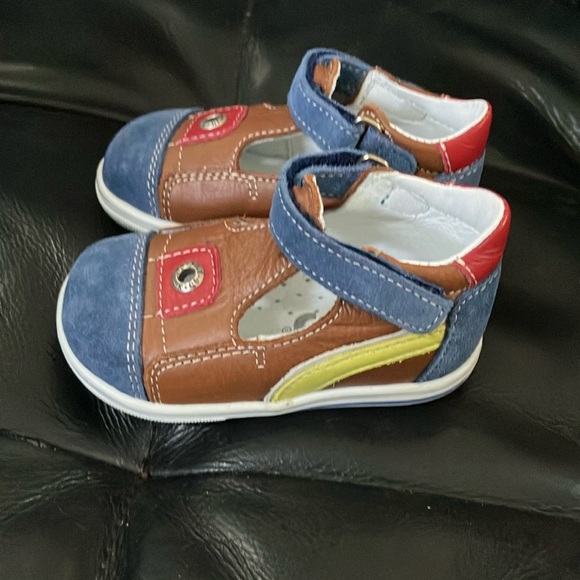 Kids eur size 19 leather Stylish Kids Shoes with firm sole Bopy brand Velcro - Picture 5 of 12